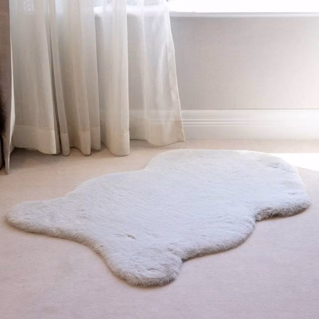 Voltico Super Soft Faux Fur Rug in Beige and White, W/D/H: 100 x 110 x 1 cm