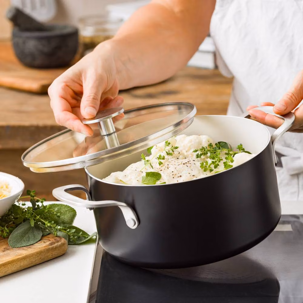 KitchenAid Aluminium Ceramic Non-Stick Casserole Dish with Glass Lid, Black, Diameter: 24 cm – 7