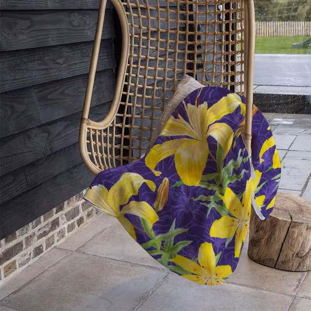 Benjamin Tate Design Yellow Lily Floral Fleece Blanket in Sand and Yellow, W/D/H: 120 x 150 cm