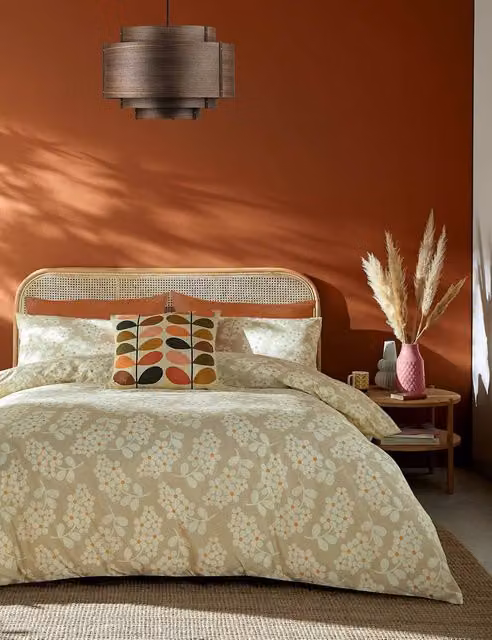 Orla Kiely Wisteria Floral Pure Cotton Bedding Set in Beige, 200 x 200 cm