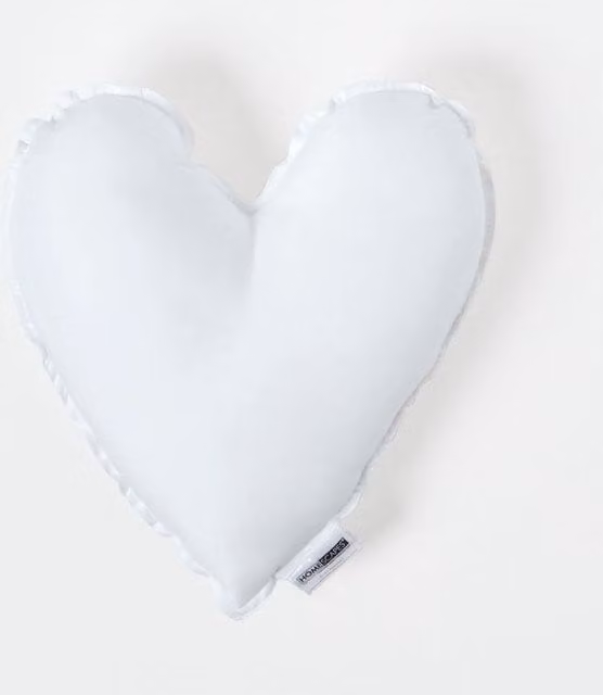 Homescapes White Heart Shaped Super Microfibre Cushion Pad Insert, W/D/H: 40 x 40 x 40 cm