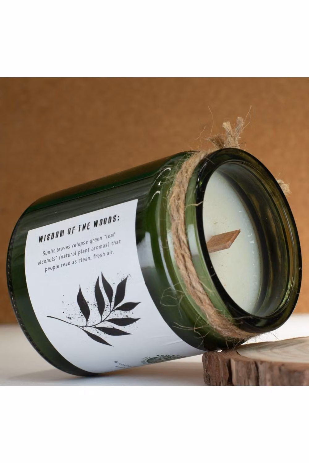 KDMD Greenman Leaves & Linen Soy Woodwick Candle, 26 Hour Burn Time, Green – 3