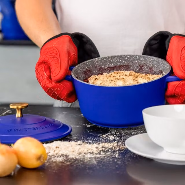 MasterClass 2.5L Cast Aluminium Casserole Dish with Lid, Blue, Diameter: 20 cm