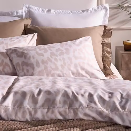 OHS 2 Pack Microfibre Frill Edge Pillowcases with Envelope Closure in Natural, W: 50 cm x L: 75 cm – 2