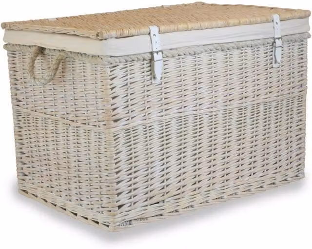 White Wicker Red Hamper (3kg)
