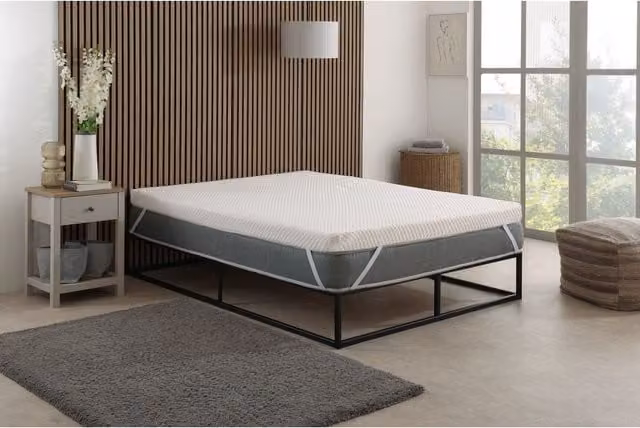 The Foam People Cool Quilted Memory Foam Mattress Topper in White, W/D/H: 180 x 200 cm – 1