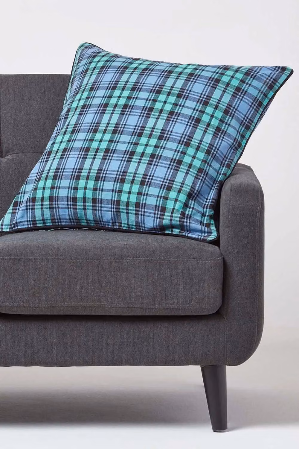 Homescapes Black Watch Tartan Check Cotton Cushion Cover in Blue, Green and Black, W/D/H: 45 x 45 x 45 cm – 2