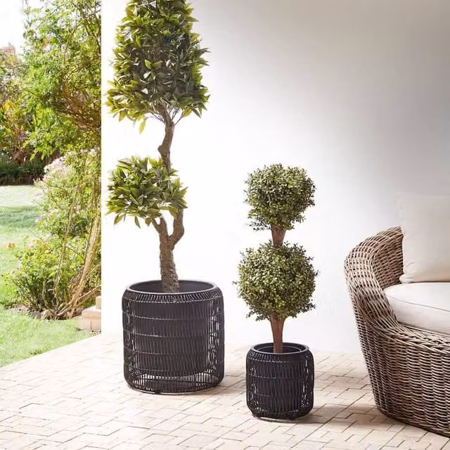 Wyld and Coco Black PE Rattan Planter Set of 2 with Plastic Inserts