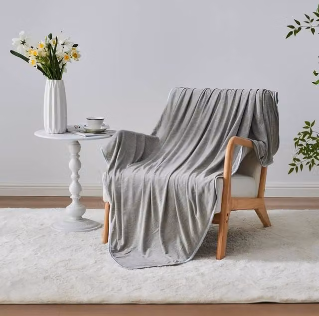 GAVENO CAVAILIA Grey Cooling Blanket Throw, W/D/H: 130 x 170 cm
