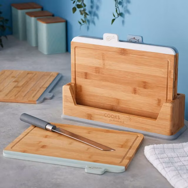 Cooks Professional Set of 4 Multicolour Bamboo Index Chopping Boards with Stand and Food Type Tabs – 1