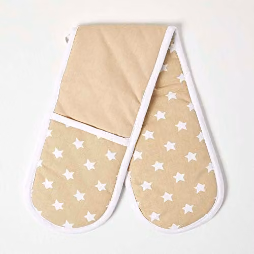 Homescapes Cotton Double Oven Glove in Beige and White Stars, W/H: 18 x 84 cm