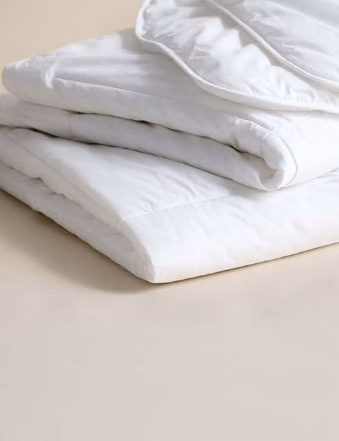 M&S Luxury White Down Alternative 4.5 Tog Breathable Microfibre Duvet