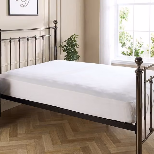 Hotel Pure Luxury White Cotton Percale 4 Star Fitted Sheet, 200 x 200 cm