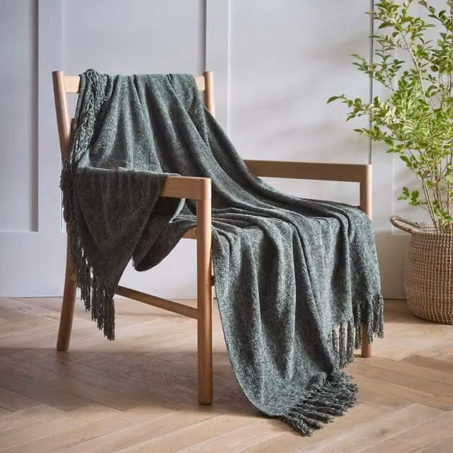 Portfolio Home Malmo Green Textured Chenille Throw Blanket with Tassels, W: 127 cm, D: 152 cm