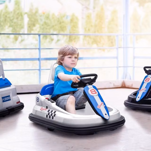 HOMCOM 6V Electric Kids Bumper Car with Music, Horn and Lights, White
