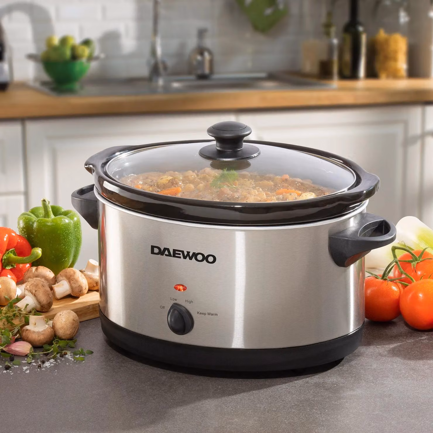 Daewoo 6.5 Litre Stainless Steel Slow Cooker with 3 Heat Settings and Keep Warm Function in Metallic Silver – 2