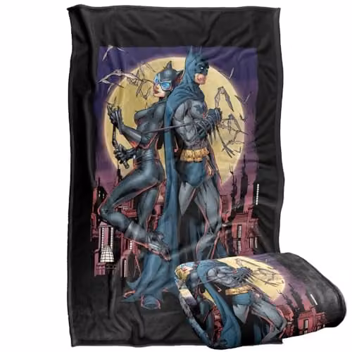 Warner Bros. Batman Paint The Town Red Super Soft Fleece Throw Blanket, Red and Multicolour – 1