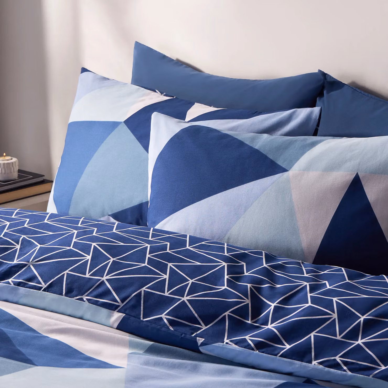 OHS Geometric Shapes Duvet Cover and Pillowcase Set in Blue and White, W/D/H: 225 x 220 x 220 cm – 10