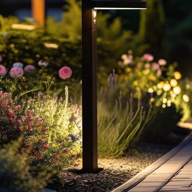 Wyld and Coco Solar LED Bollard in Black with Motion Sensor, Height: 50 cm – 1