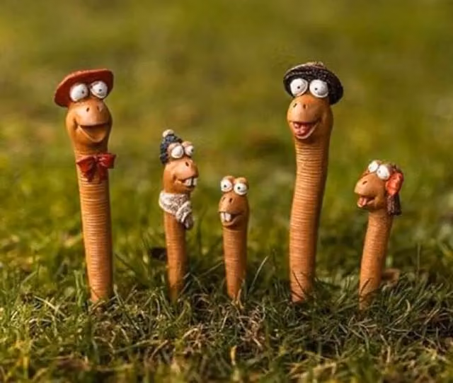 Marco Paul 5-Piece Multicolour Garden Worm Ornaments – 1