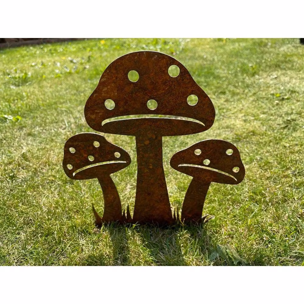 Poppyforge Toadstool on Spike in Brown Metal, W19 x D19 x H20 cm – 2