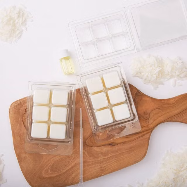 House of Crafts Soy Wax Melts Kit in Multicolour and White