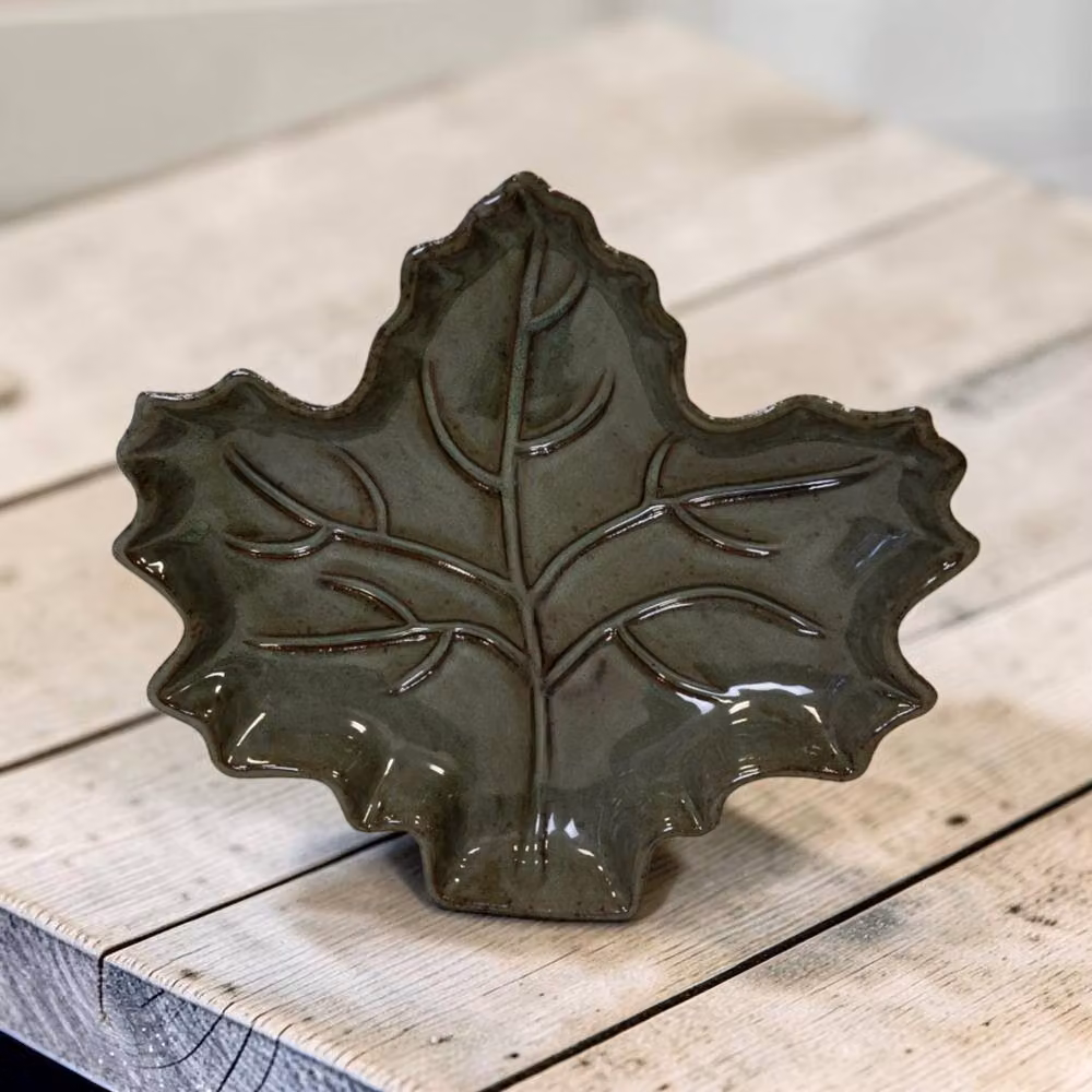 Four Candle Green Leaf Shaped Porcelain Dinner Plate, Diameter: 23 cm – 2
