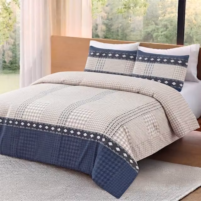 Velosso Reversible Checked Animal Print Duvet Cover and Pillowcase Set in Beige, Pink and Multicolour