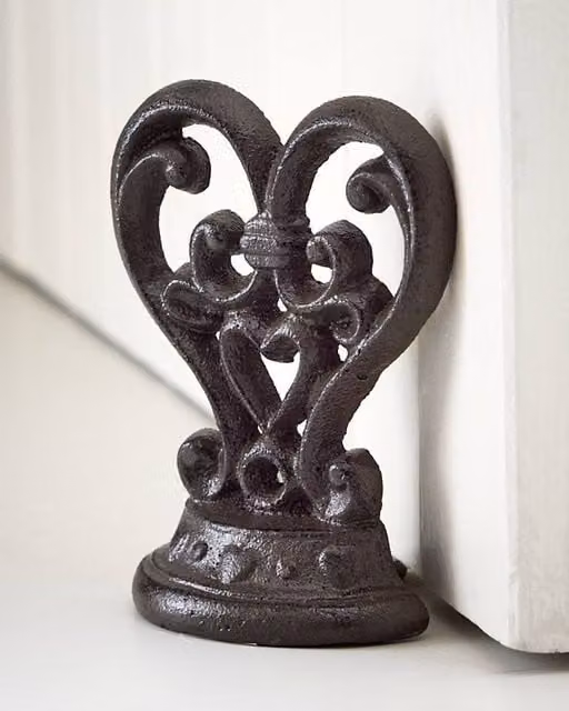 Dibor Vintage Style Antique Cast Iron Scrolled Heart Door Stopper in Brown