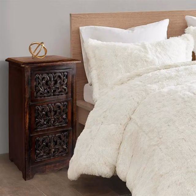 Topfurnishing Classic 3 Drawer Carved Mango Wood Bedside Cabinet in Brown