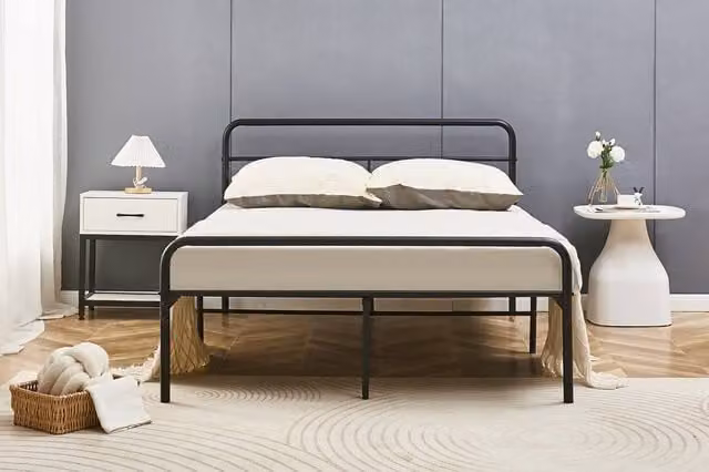 Crazy Price Beds Ltd Eva Black Metal Bed Frame with Curved Headboard, Small Double – 1