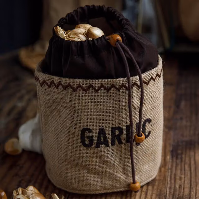 Natural Elements Hessian Garlic Storage Bag in Brown