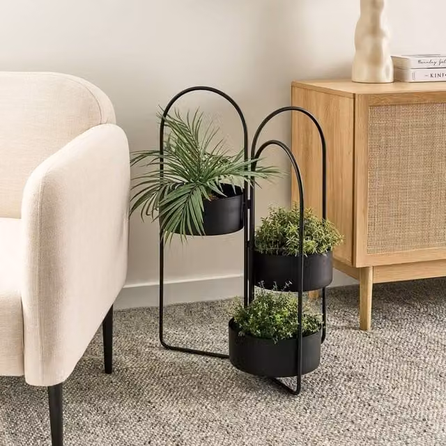 Wyld and Coco Black Iron Foldable Plant Stand with Three Round Planters, W/D/H: 56 x 26 x 75 cm – 1