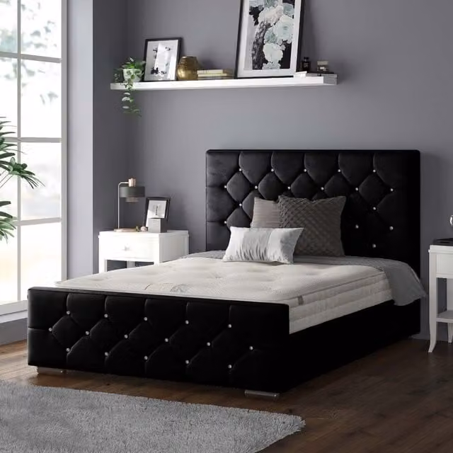 IH Design Chesterfield Upholstered Velvet Bed Frame, Black, W: 140 cm, L: 200 cm