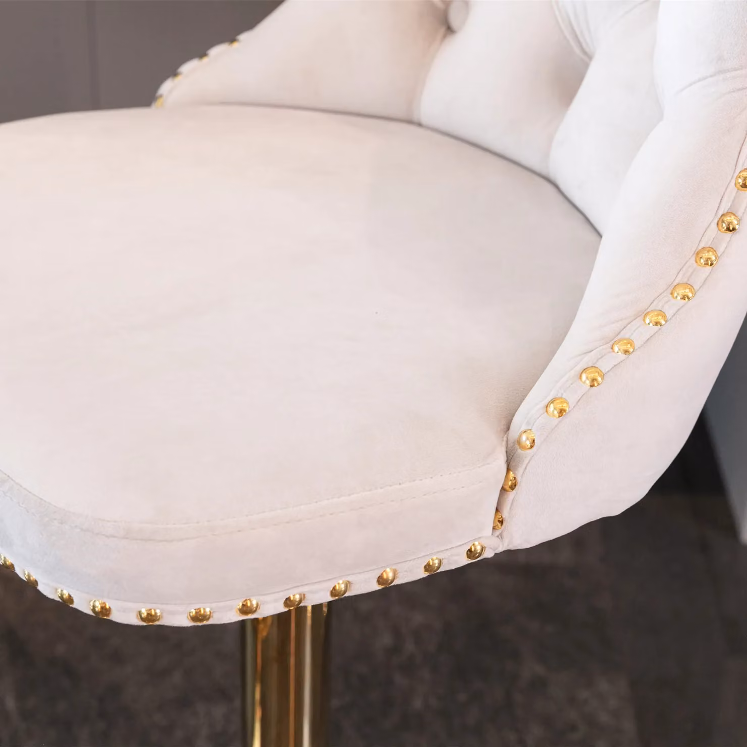HomeTouch Set of 4 Beige Velvet Upholstered Bar Stools with Adjustable Height and Metal Legs – 4