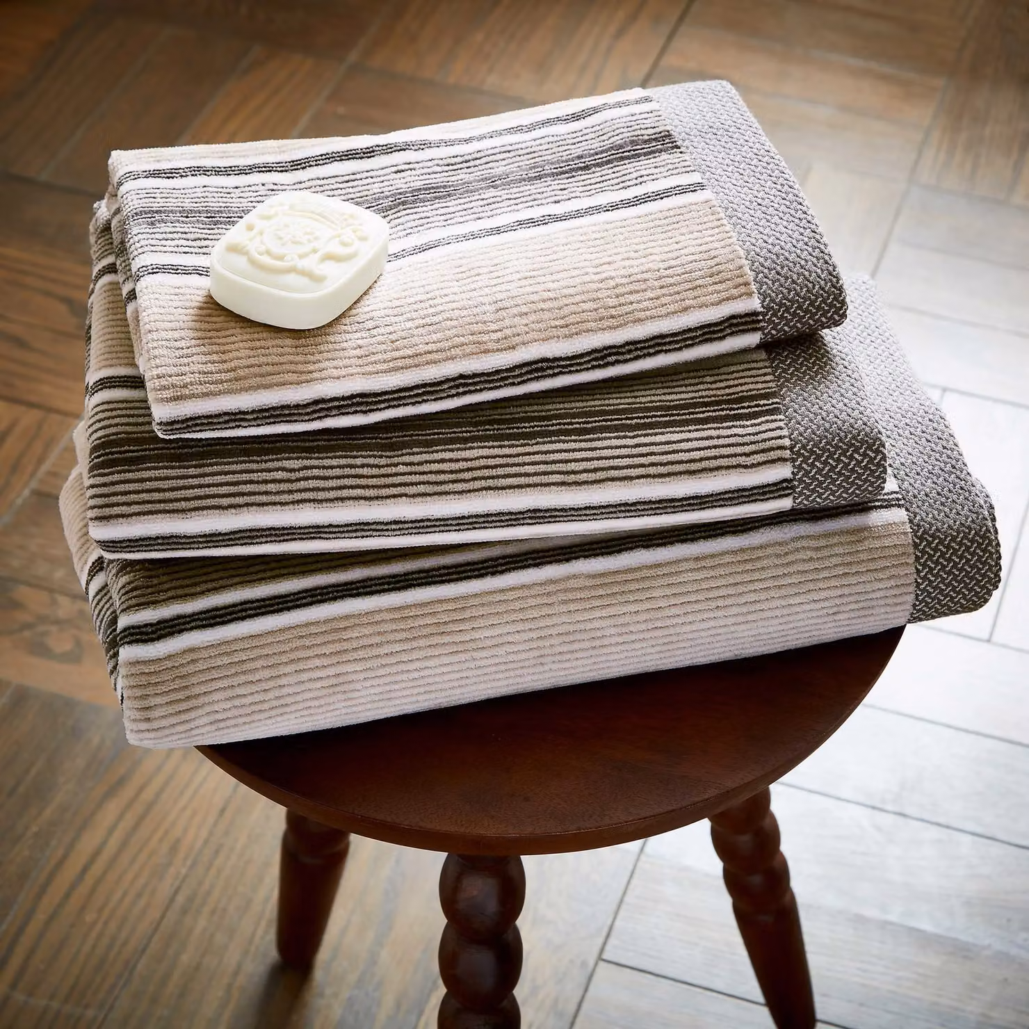 Bedeck of Belfast Striped Cotton Bath Sheet in Anthracite and Beige – 2
