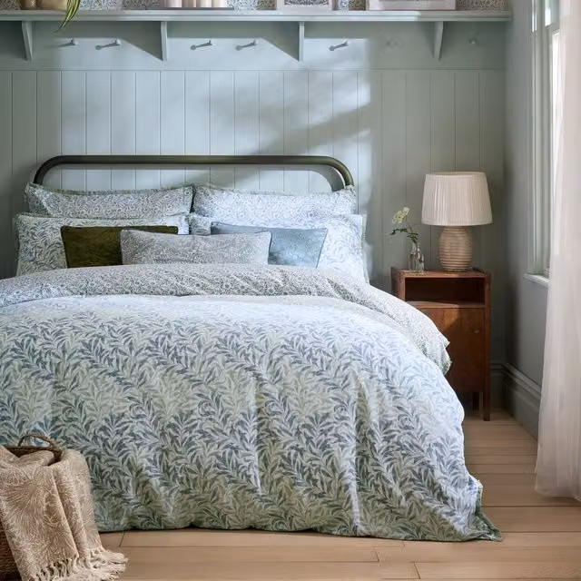 William Morris At Home Willow Bough Reversible Floral Cotton Percale Duvet Cover Bedding Set in Green and Blue