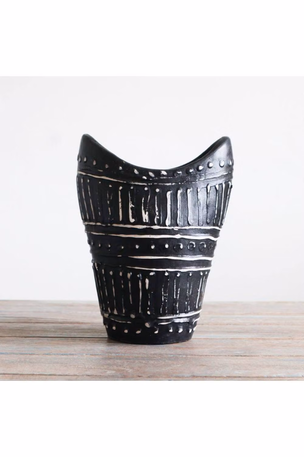 KDMD Black Chocolate Swirl Shaped Terracotta Ceramic Vase – 2