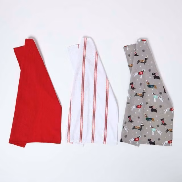 Homescapes Graphic Cotton Tea Towels in Red and Grey