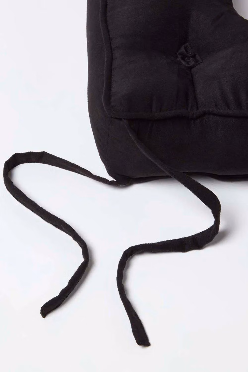 Homescapes Black Faux Suede Coccyx Cushion with Ties, W/D/H: 40 x 40 x 4 cm – 4