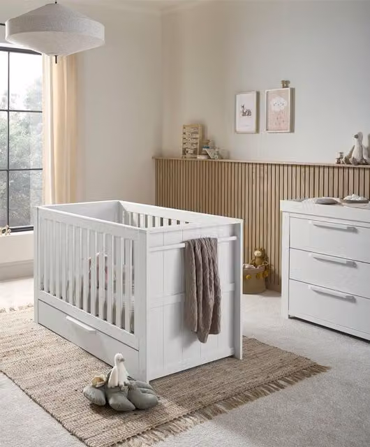 Mamas & Papas Franklin 2 Piece Cotbed Set with Dresser Changer in White