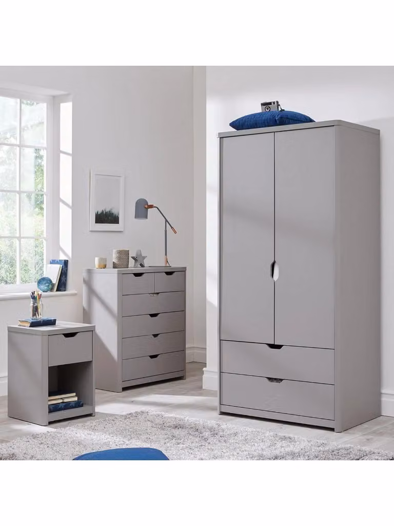 Aspen 3 Piece Bedroom Set in Grey Oak including Wardrobe, 4+2 Chest of Drawers and Bedside Table