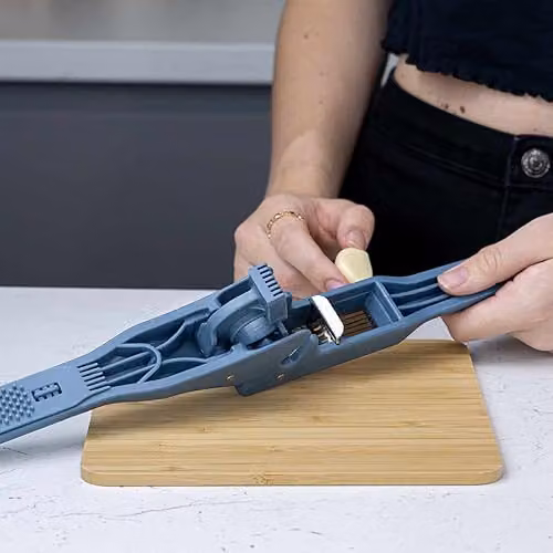 Calitek 2 in 1 Garlic Press and Slicer in Blue with Stainless Steel Blades – 4