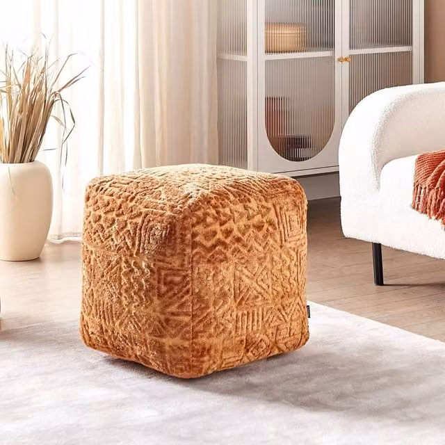 Wyld and Coco Golden Brown Tufted Velvet Pouffe, W/D/H: 50 x 50 x 50 cm