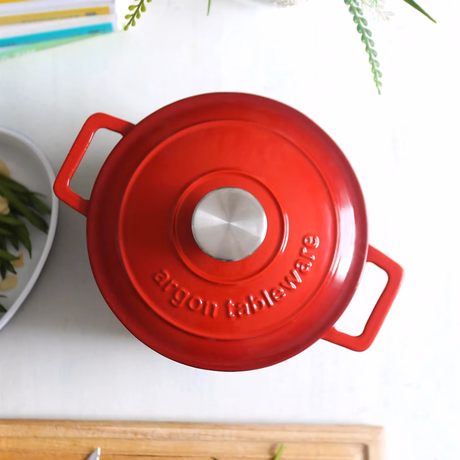 Argon Tableware 2x Round Cast Iron Casserole Dishes with Self Basting Lids, Red, 2.8 l – 5