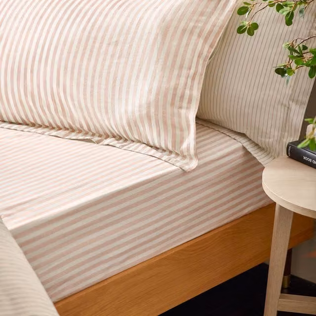 Make it a Home Striped Cotton Fitted Sheet in Pink, W/D/H: 140 x 200 cm