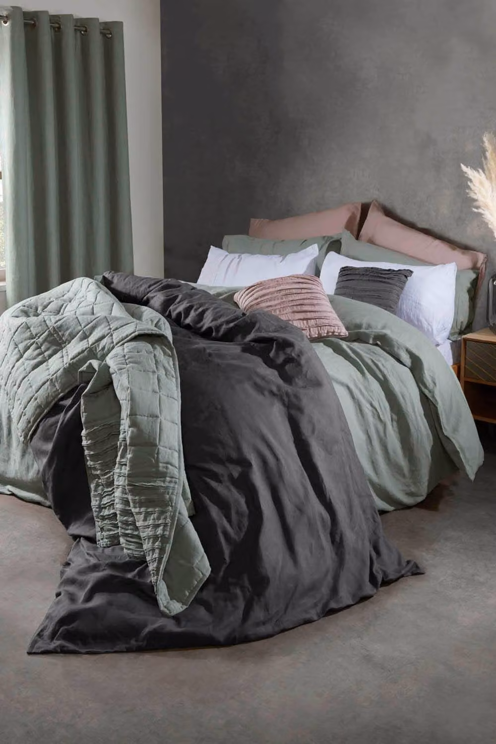 Lazy Linen Pale Green Linen Bedding Bundle including Duvet Cover, Pillowcase Pair and Fitted Sheet, Size: Double (140x200 cm)