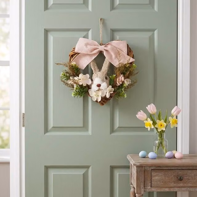 Garden Greatness Multicolour Rustic Rattan Rabbit Wreath with Floral Spring and Easter Decorations