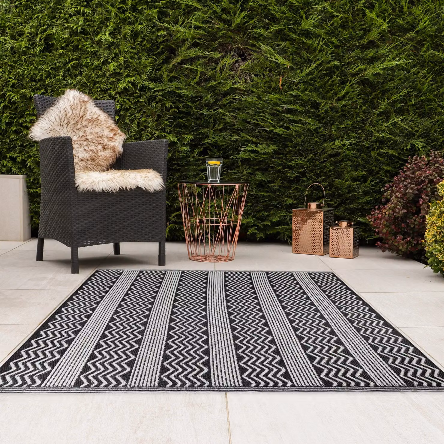 JVL Reversible Geometric Woven Outdoor Rug in Black, White and Grey, W/D/H: 180 x 120 cm – 5