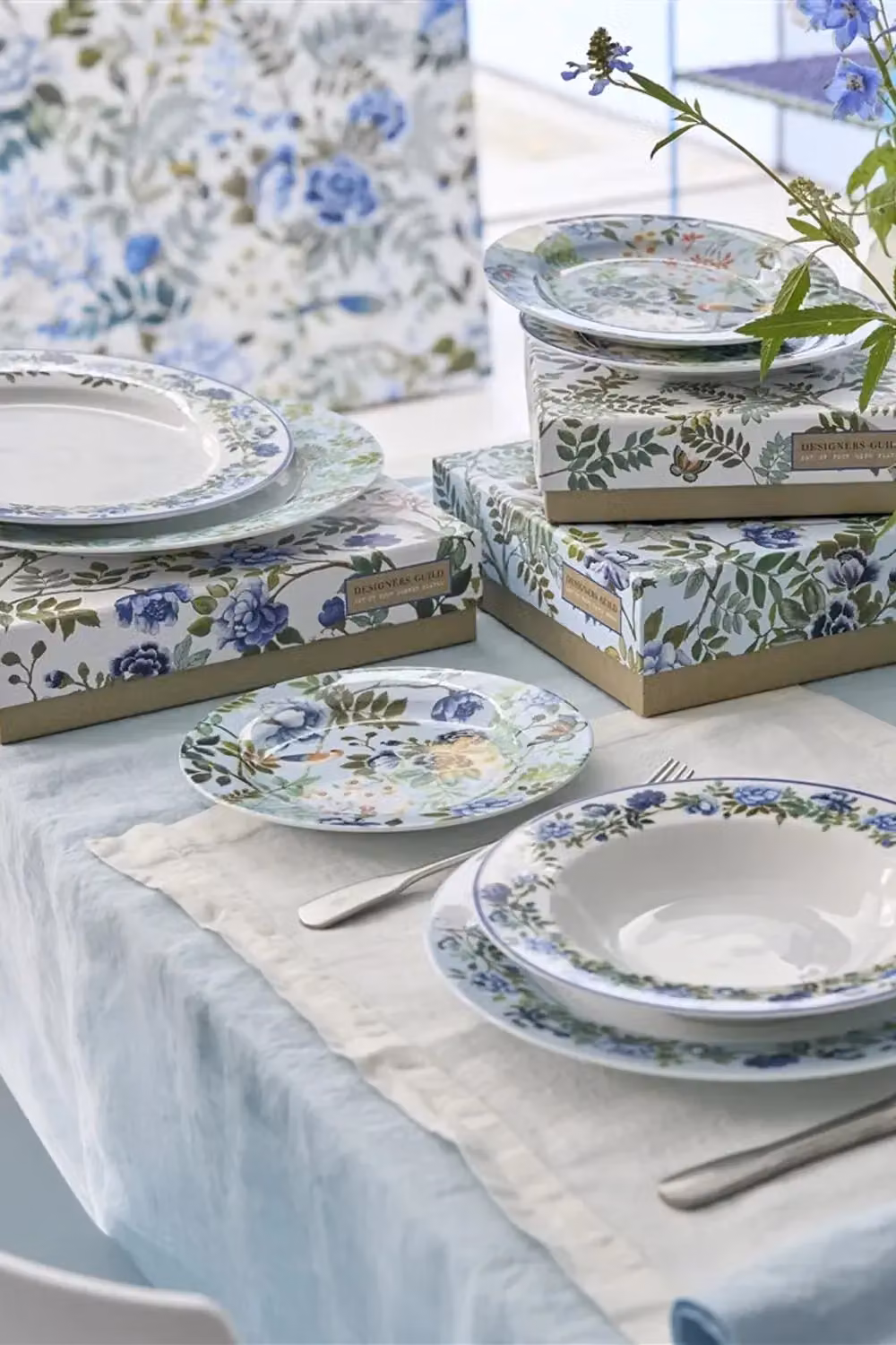 Designers Guild Multicolour Floral Porcelain De Chine Side Plate Set of 4, Diameter: 20 cm – 3